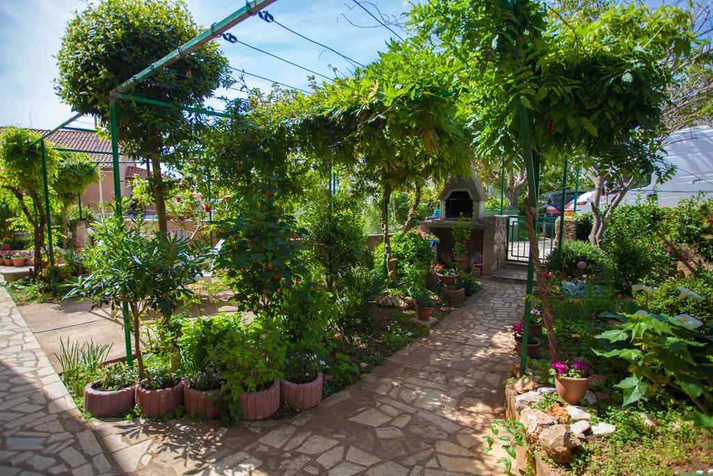 Apartment Dunja Đảo Đảo Cres Ngoại thất bức ảnh